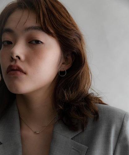 SMELLY so’彎曲圓環耳釘