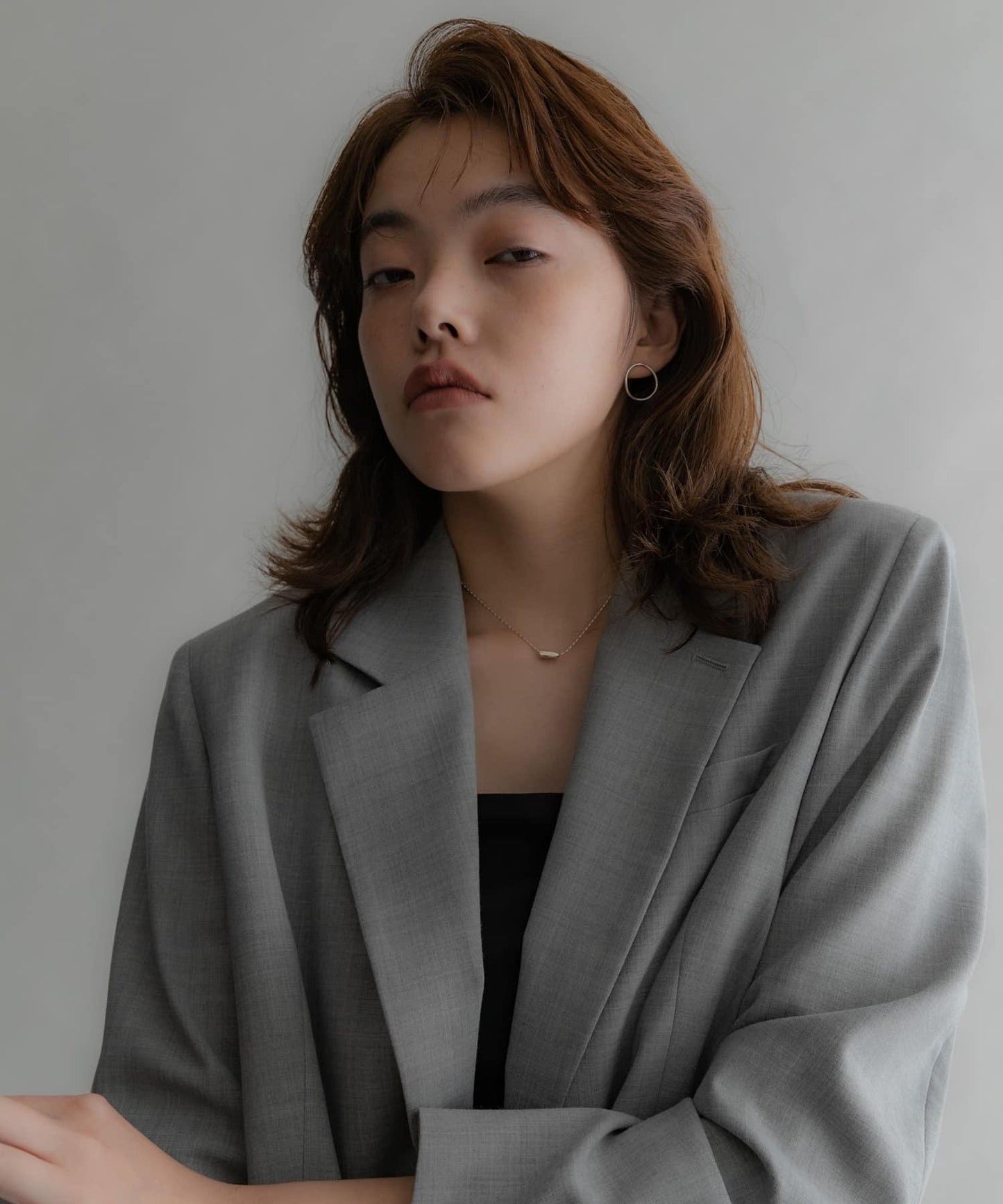 SMELLY so’彎曲圓環耳釘