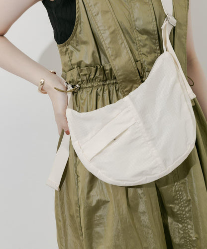 半月形尼龍單肩包