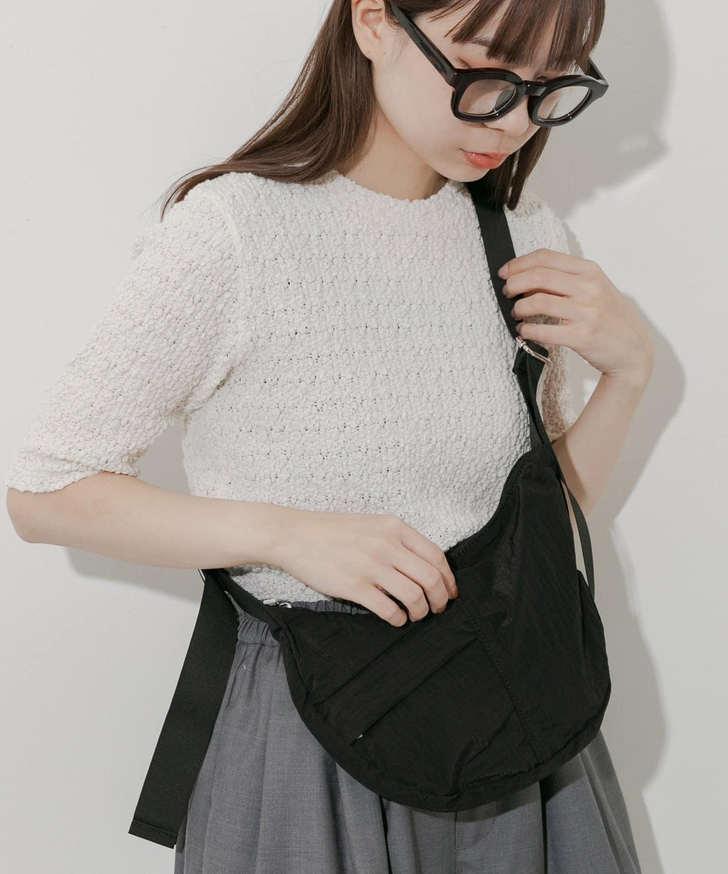 半月形尼龍單肩包