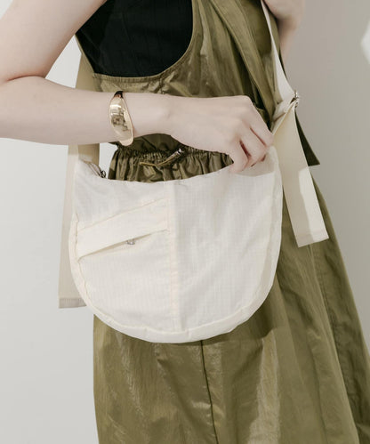 半月形尼龍單肩包