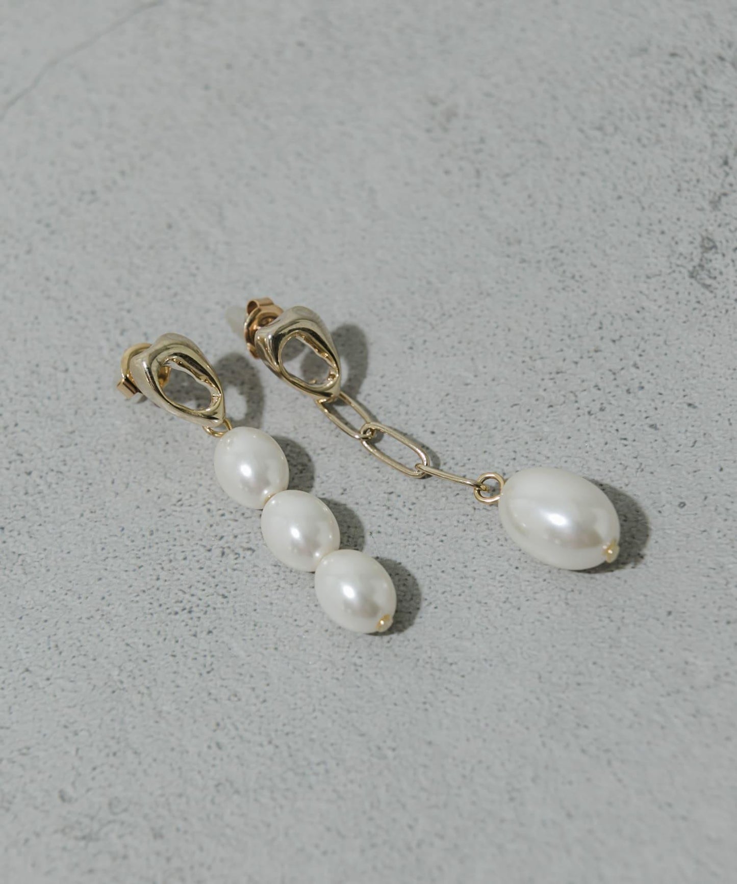 不對稱珍珠流蘇耳環