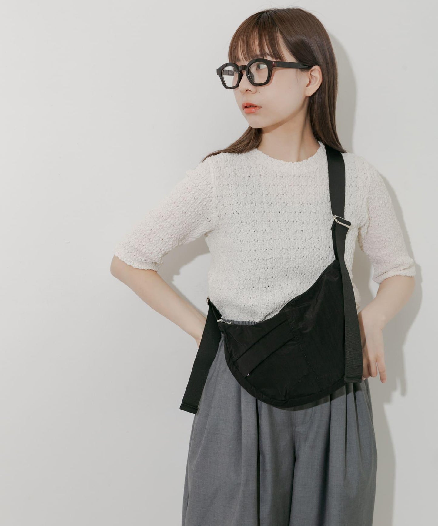 半月形尼龍單肩包