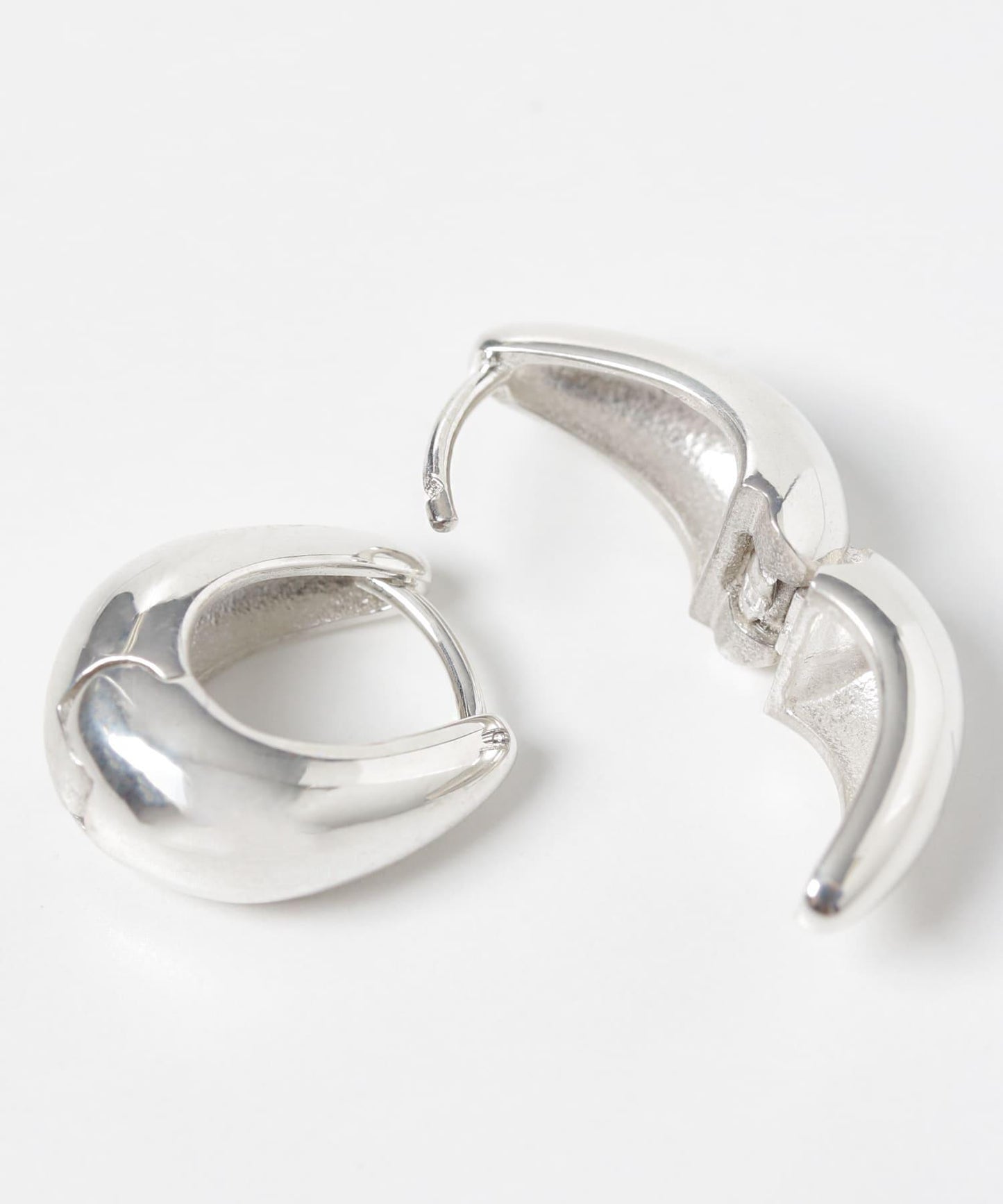 SMELLY 豐盈感耳釘