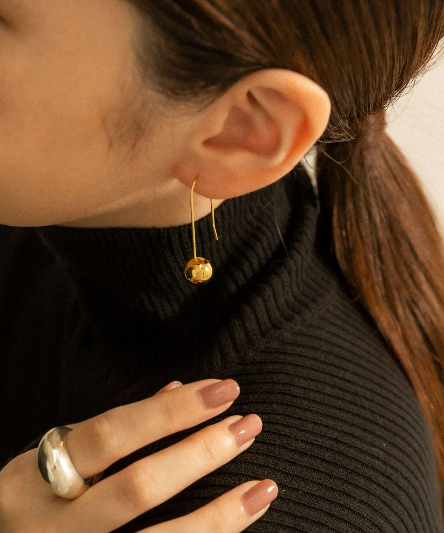 SMELLY so’ 球形掛鉤耳環