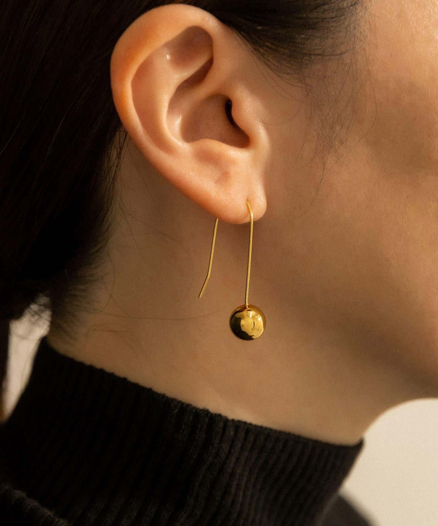 SMELLY so’ 球形掛鉤耳環