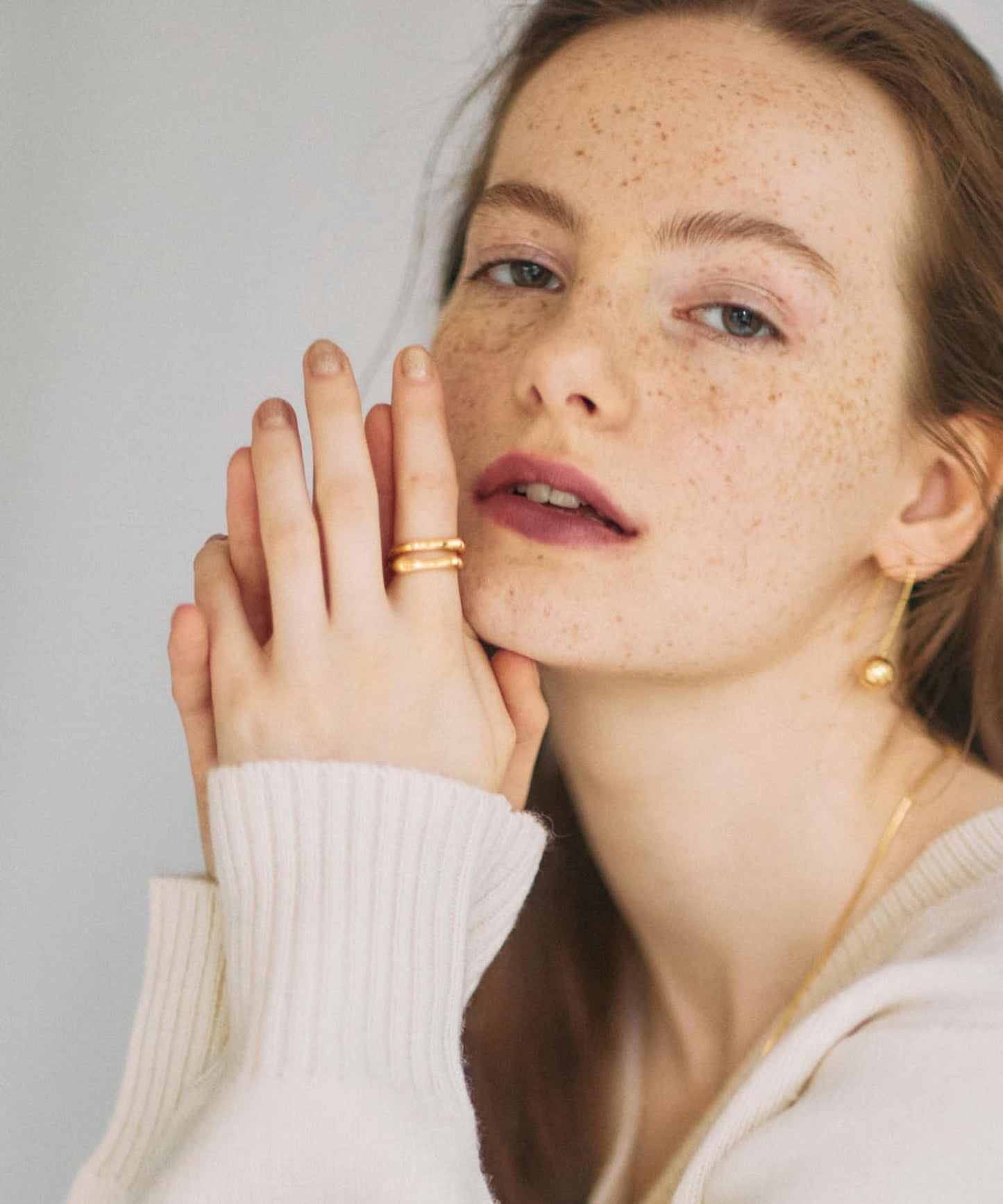 SMELLY so’ 球形掛鉤耳環