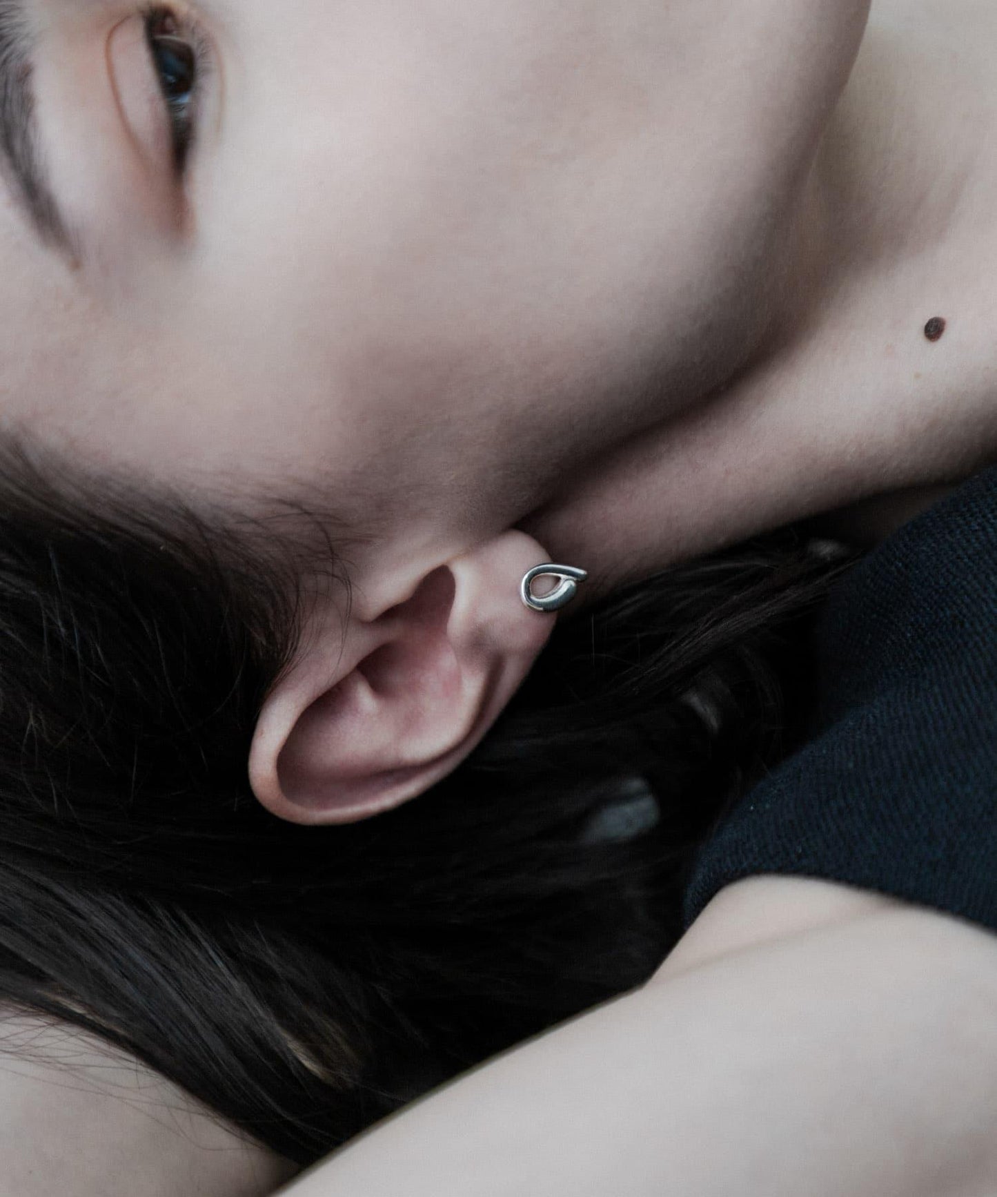 SMELLY so’不對稱純色耳釘