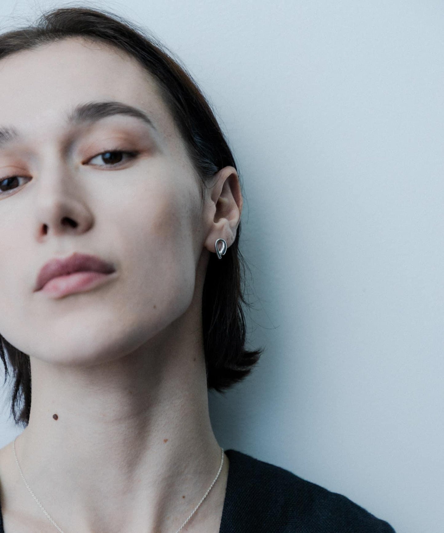 SMELLY so’不對稱純色耳釘