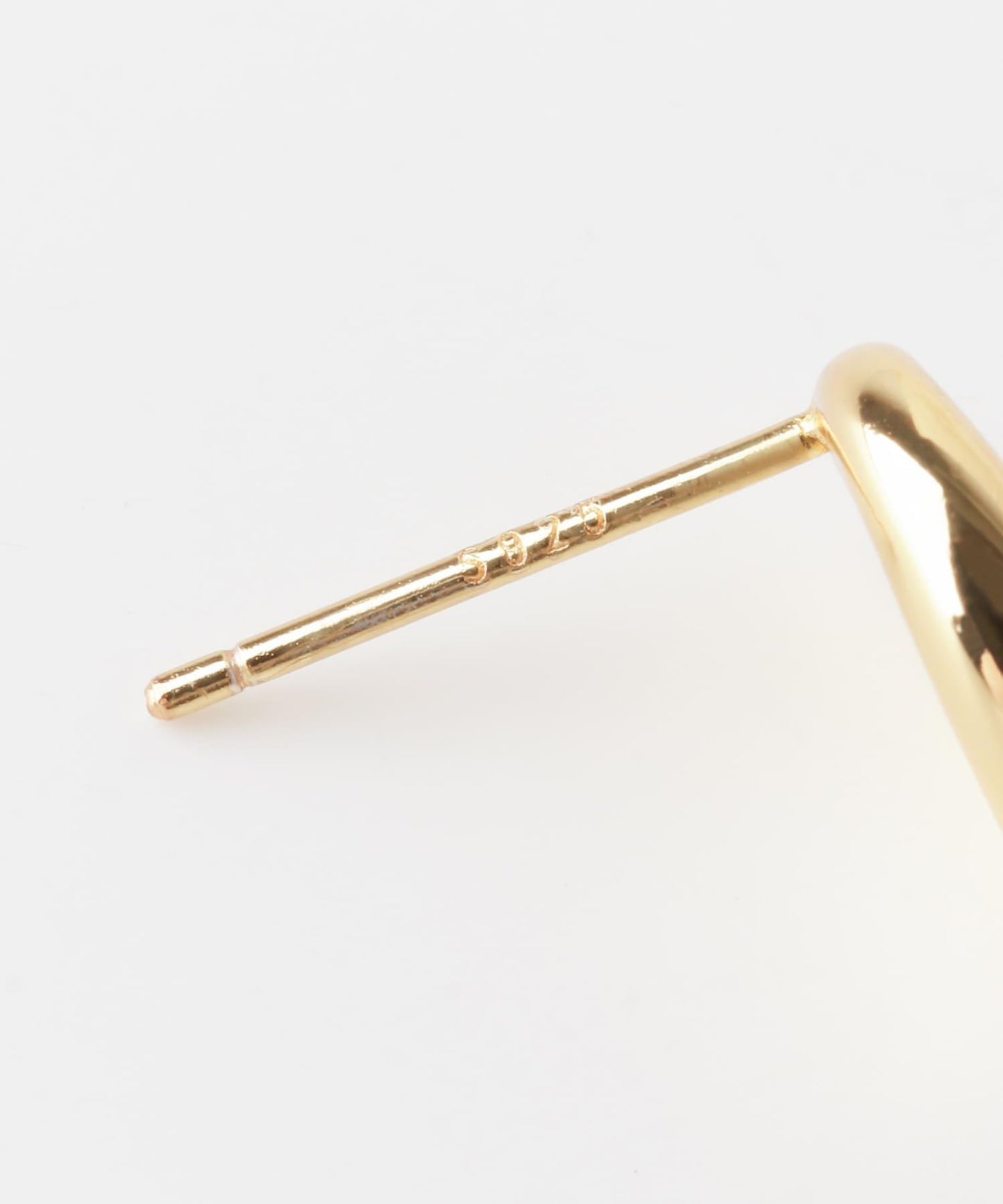 SMELLY so’不對稱純色耳釘