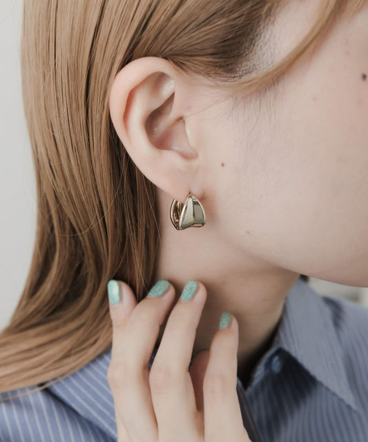 金屬一觸式耳環