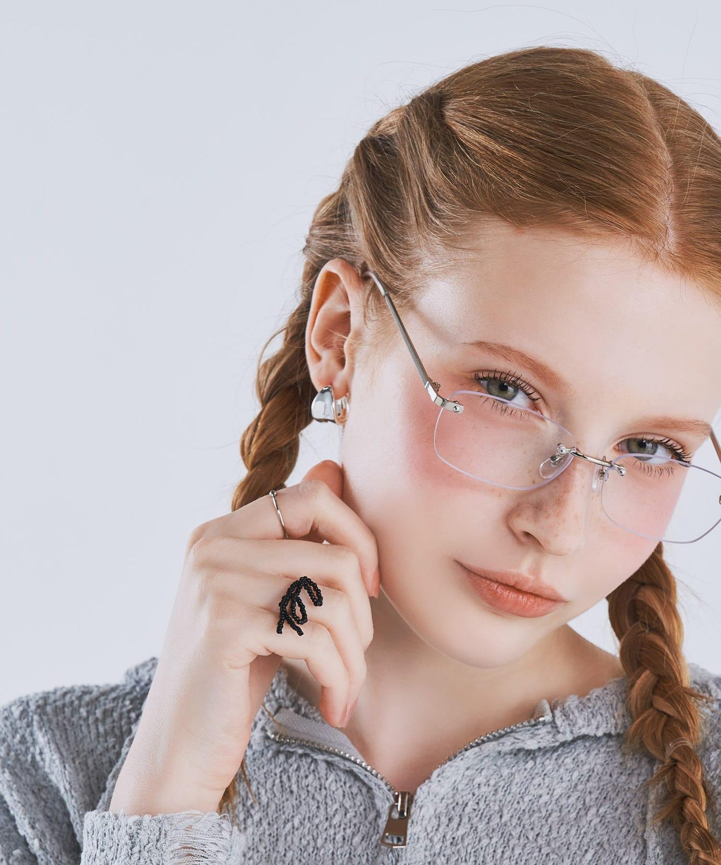 金屬一觸式耳環