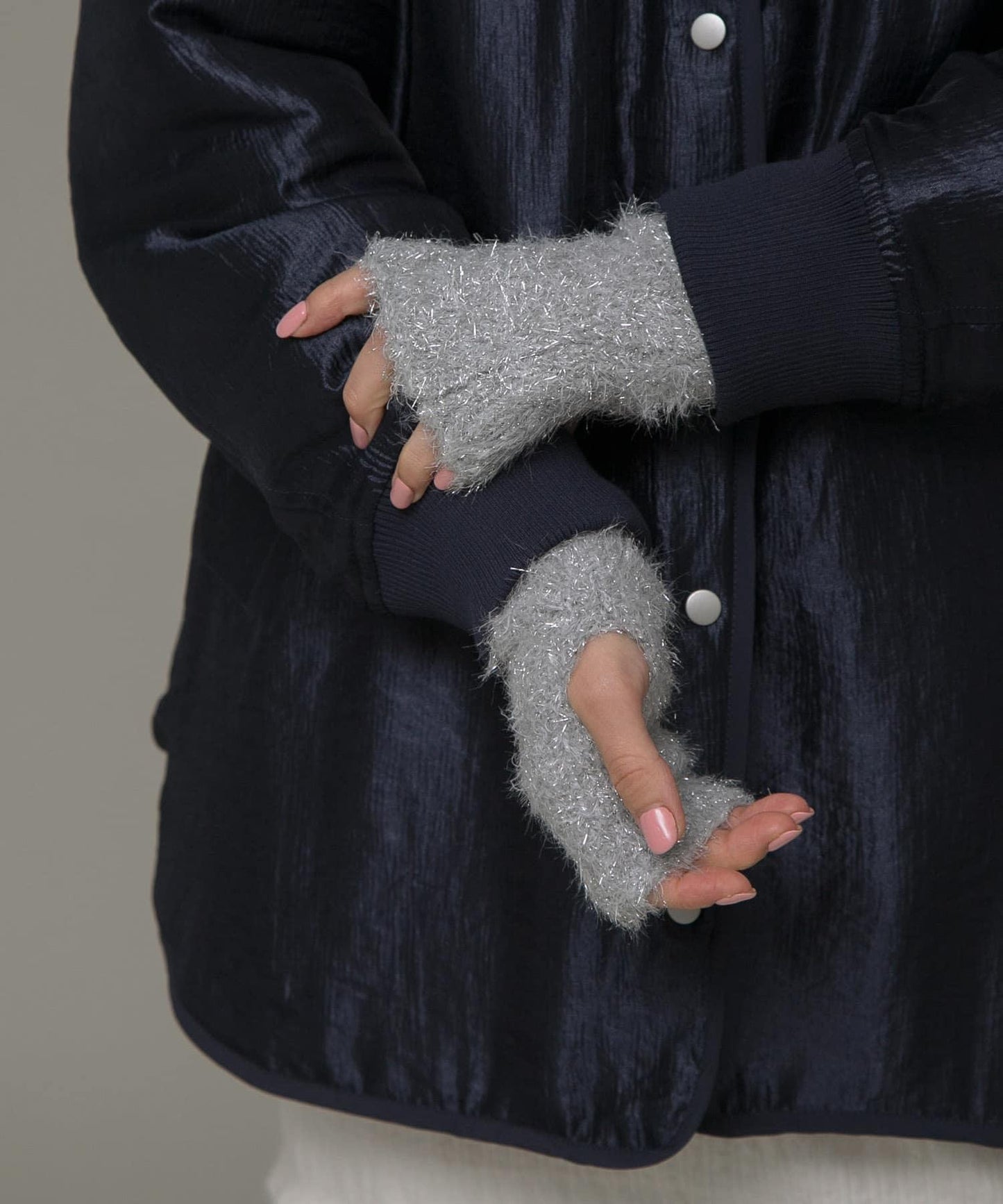 CONTROL FREAK 閃粉羽毛手套