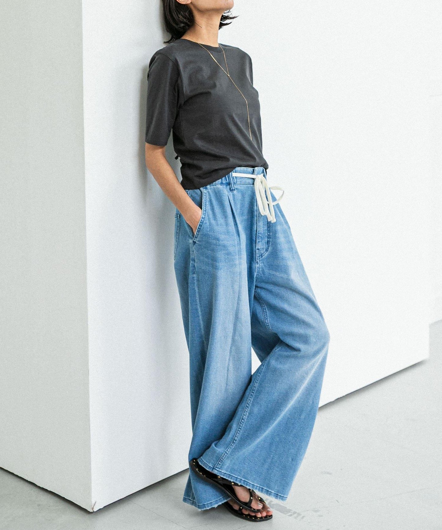 『聯名』Loro×URBAN RESEARCH Eight露背T恤