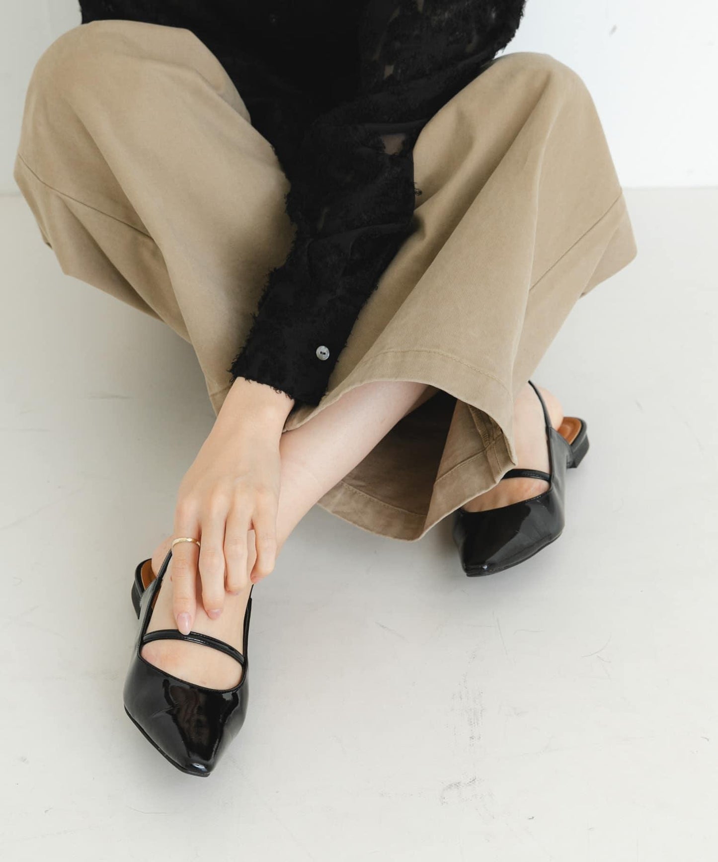 尖頭後繫帶女鞋