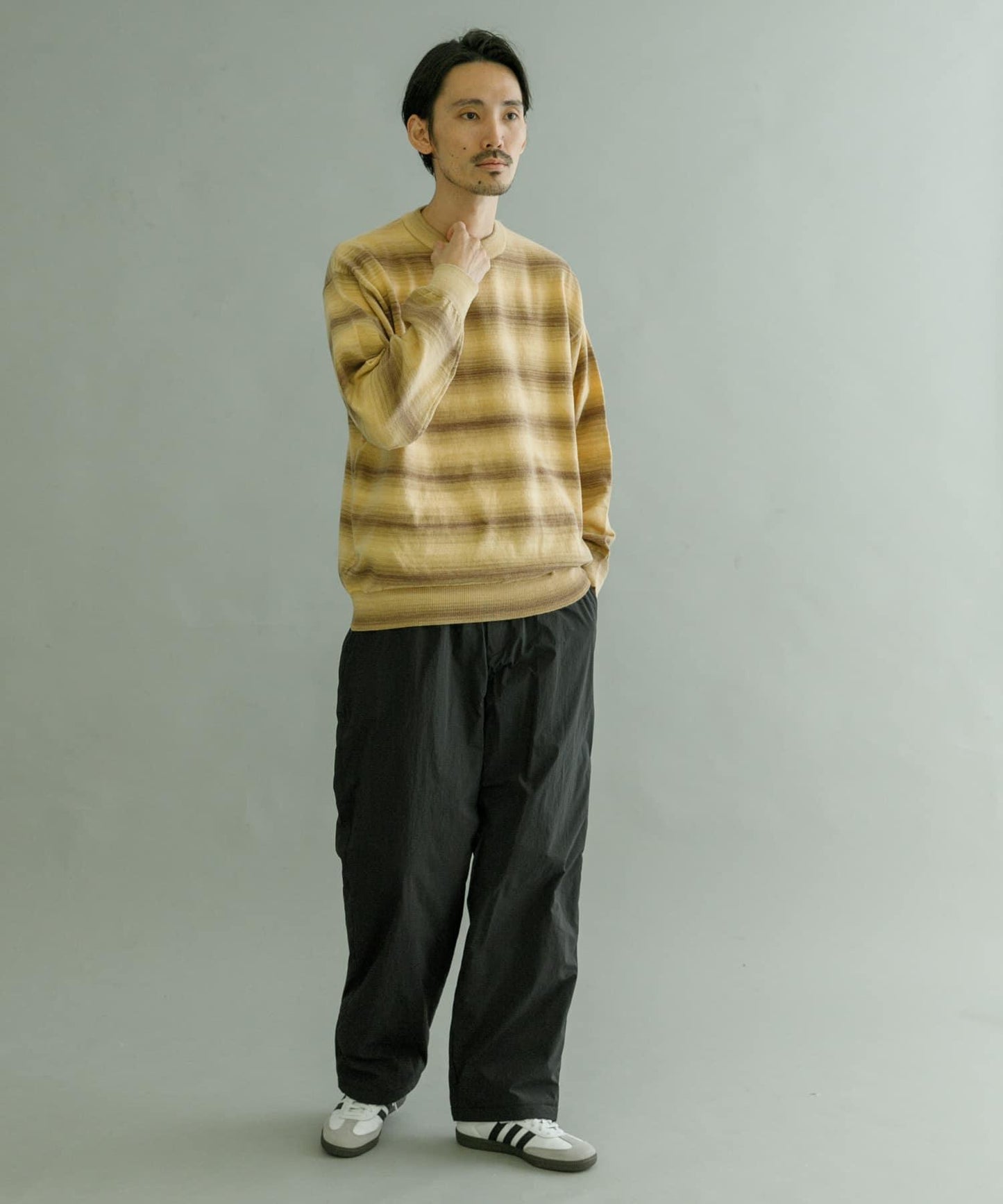 多色條紋圓領針織衫