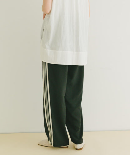 側邊條紋休閒褲
