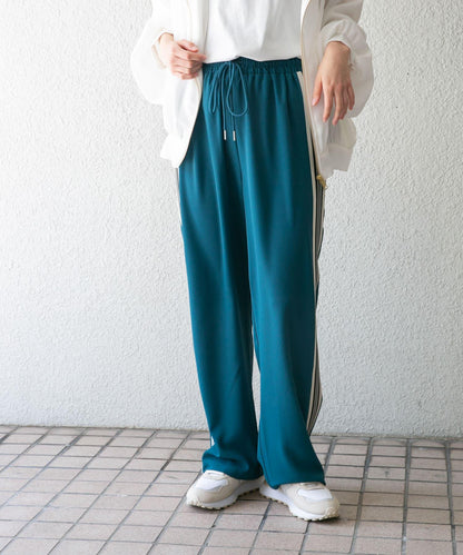 側邊條紋休閒褲
