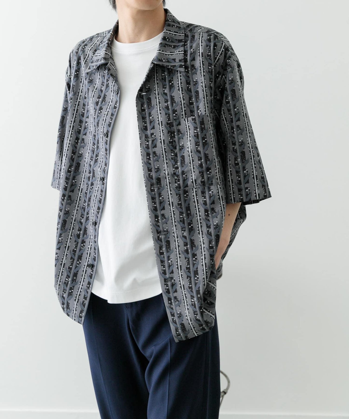 葉子印花開領短袖襯衫