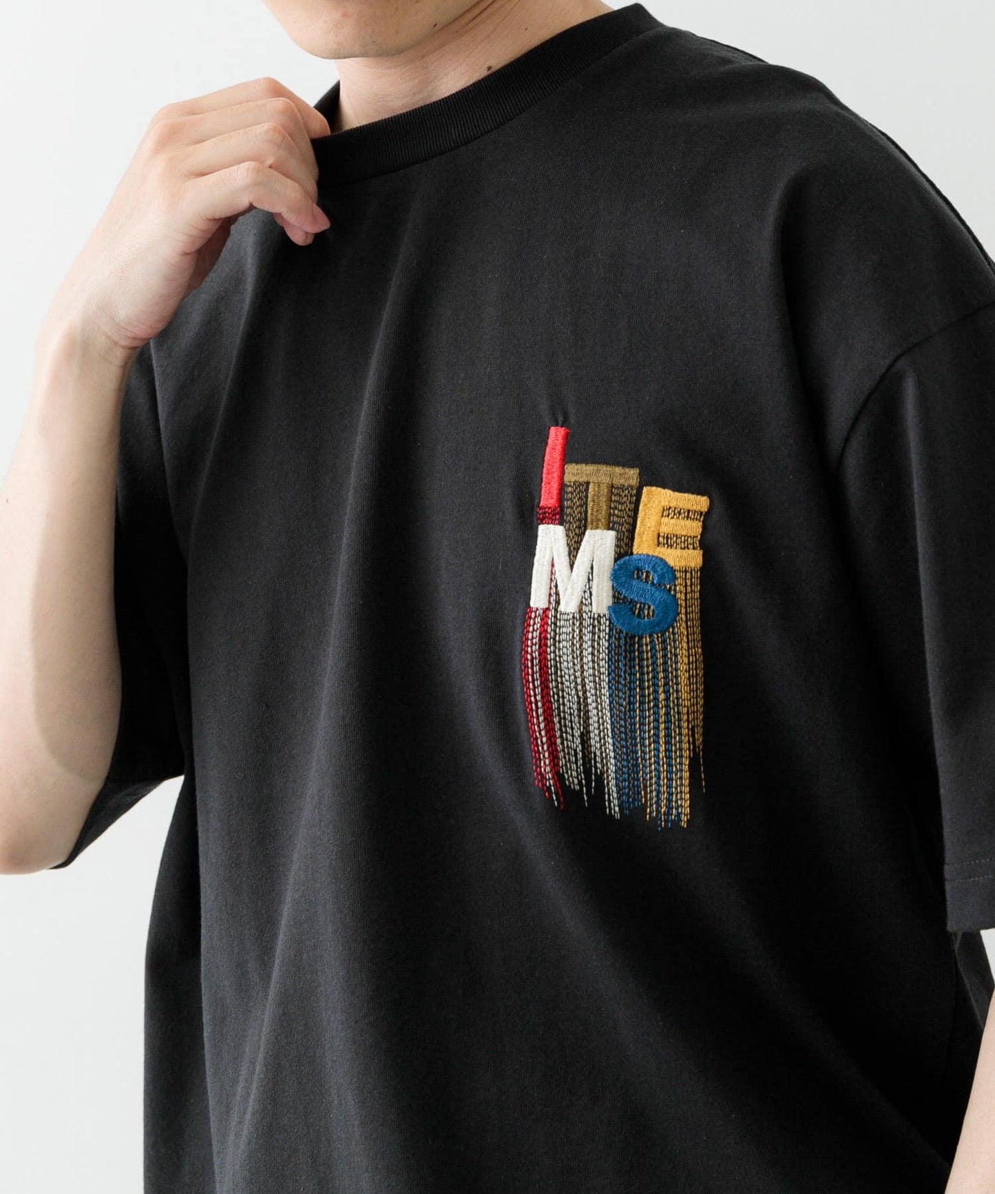 流蘇刺繡T恤 Logo
