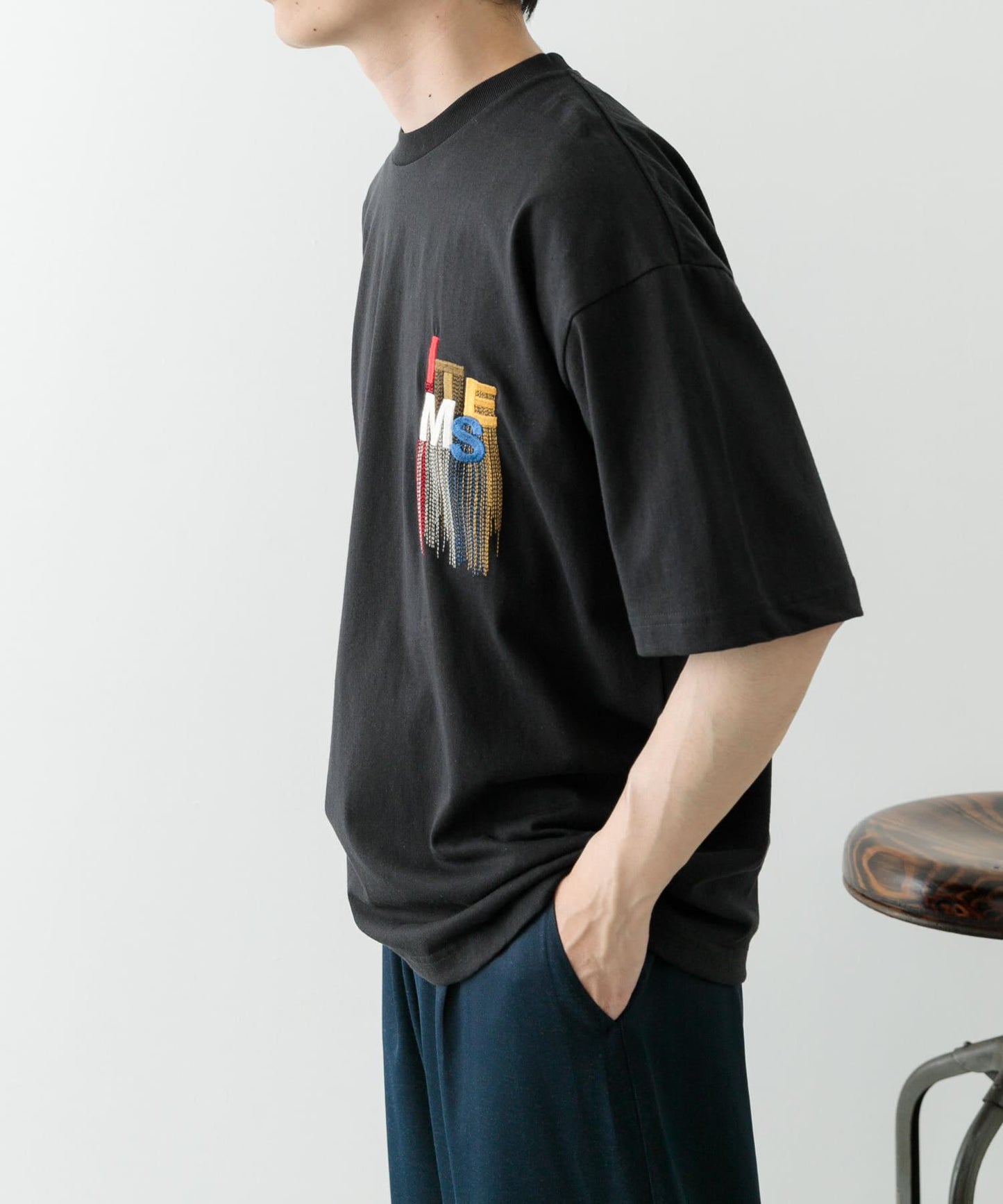 流蘇刺繡T恤 Logo