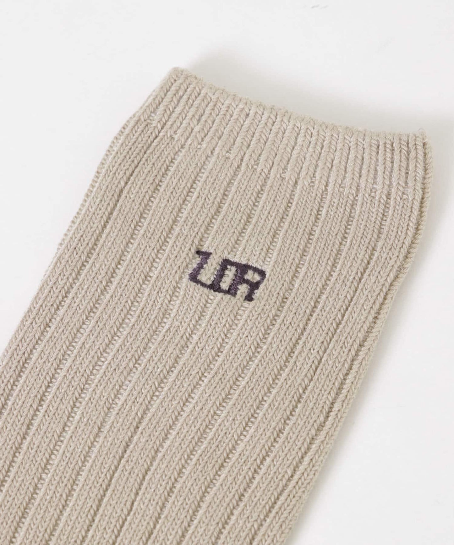 UR TECH長款羅紋刺繡襪