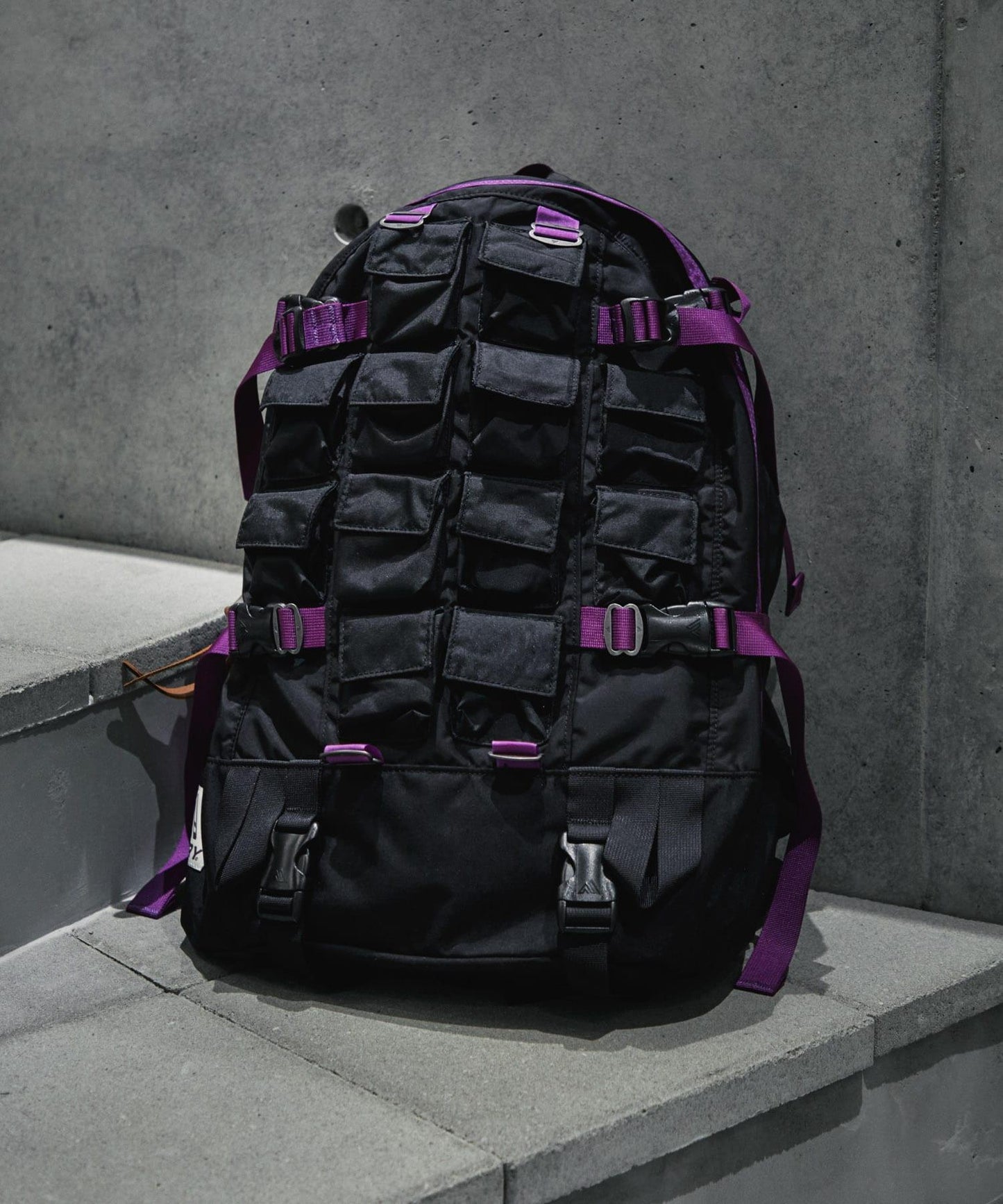 DAY&HALF PACK PARASITE 雙肩揹包