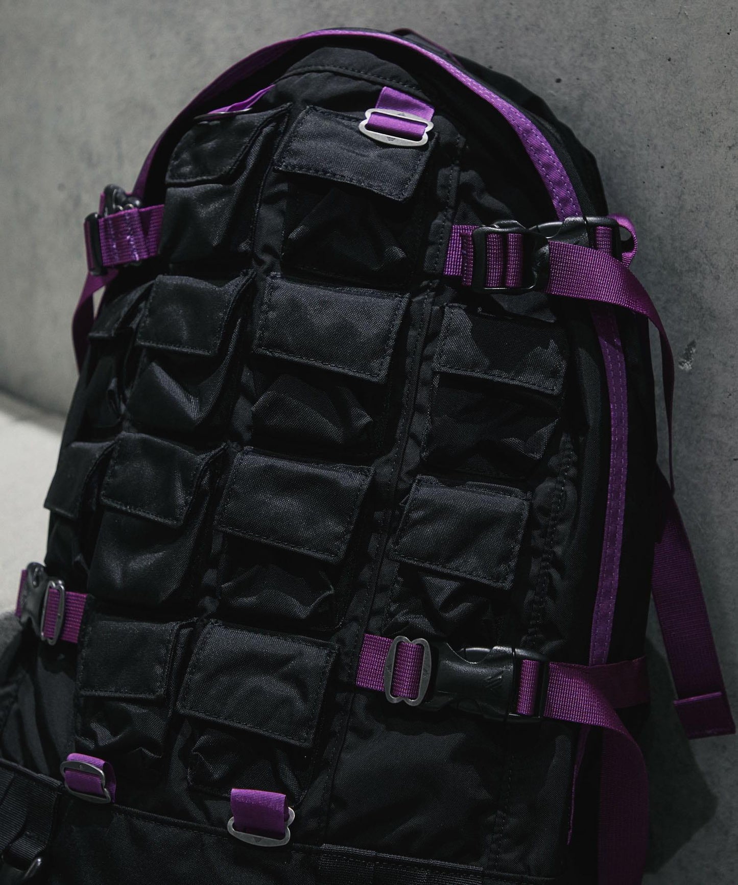 DAY&HALF PACK PARASITE 雙肩揹包