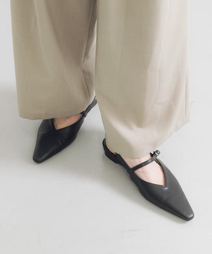『聯名』 MILLIWM×URBANR V口切口後帶高跟鞋