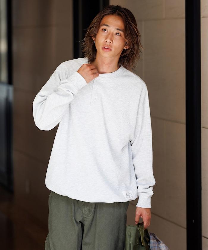 Drymix(R) / 乾爽混紡寬鬆版型華夫格亨利領T恤