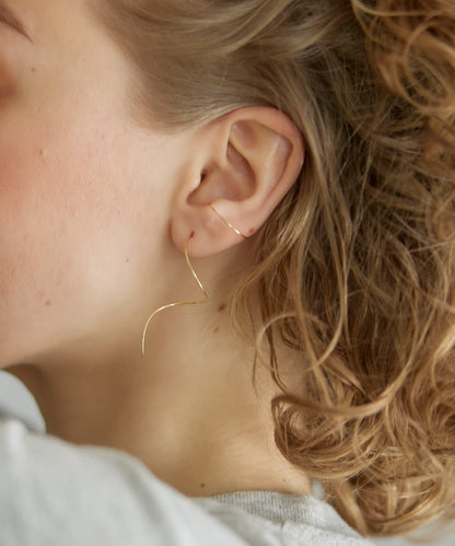 decor『デコール』 18K螺旋耳釘