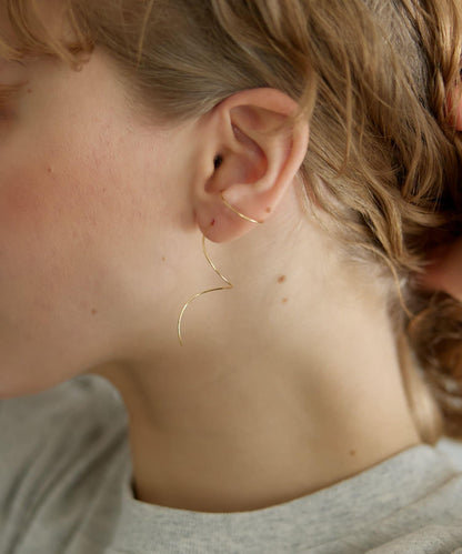 decor『デコール』 18K螺旋耳釘