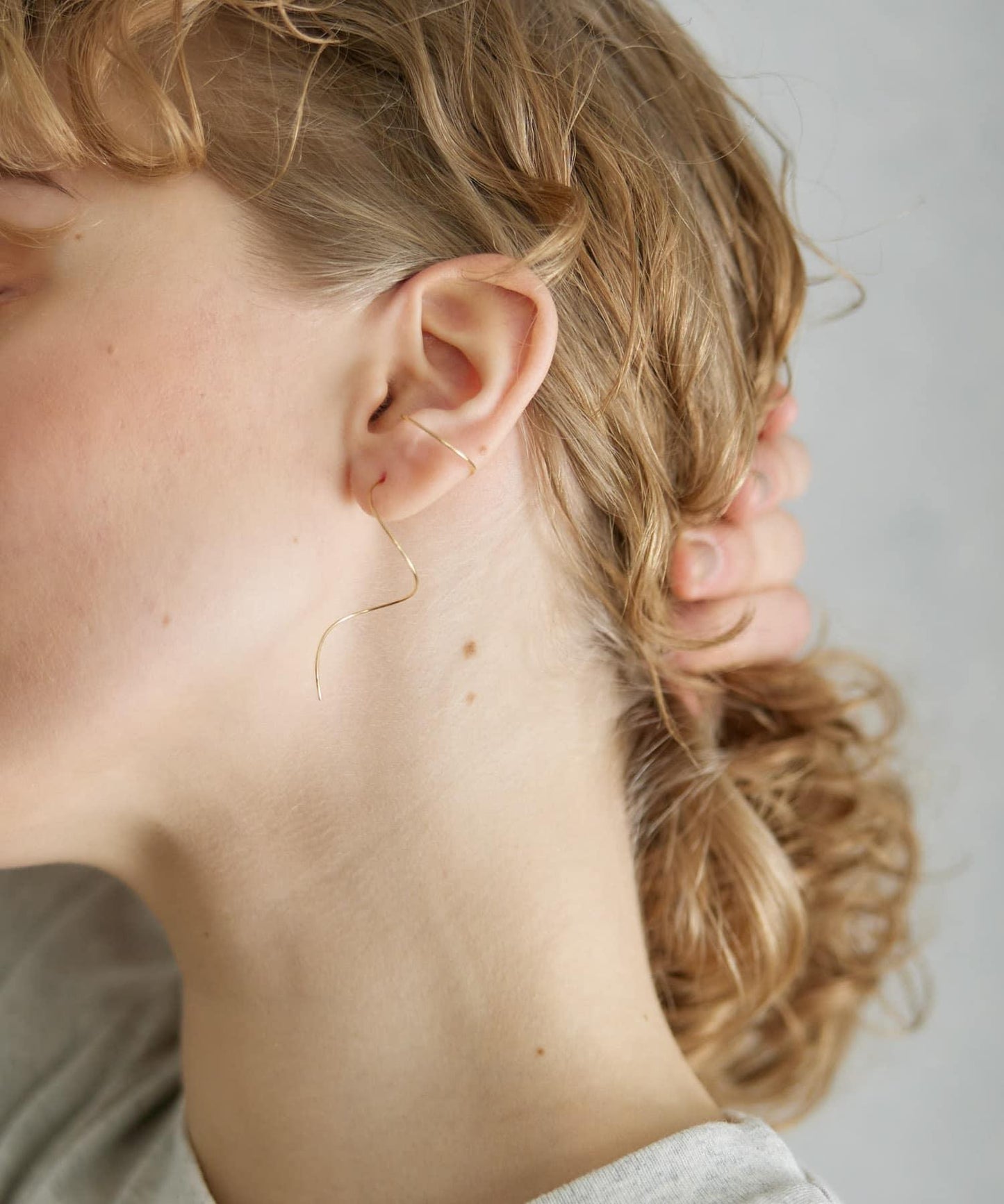 decor『デコール』 18K螺旋耳釘