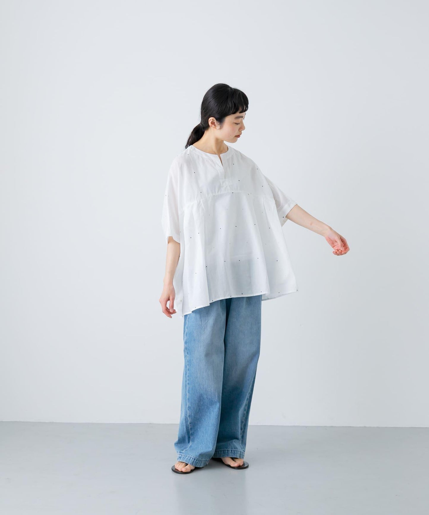 波點刺繡寬鬆套頭衫
