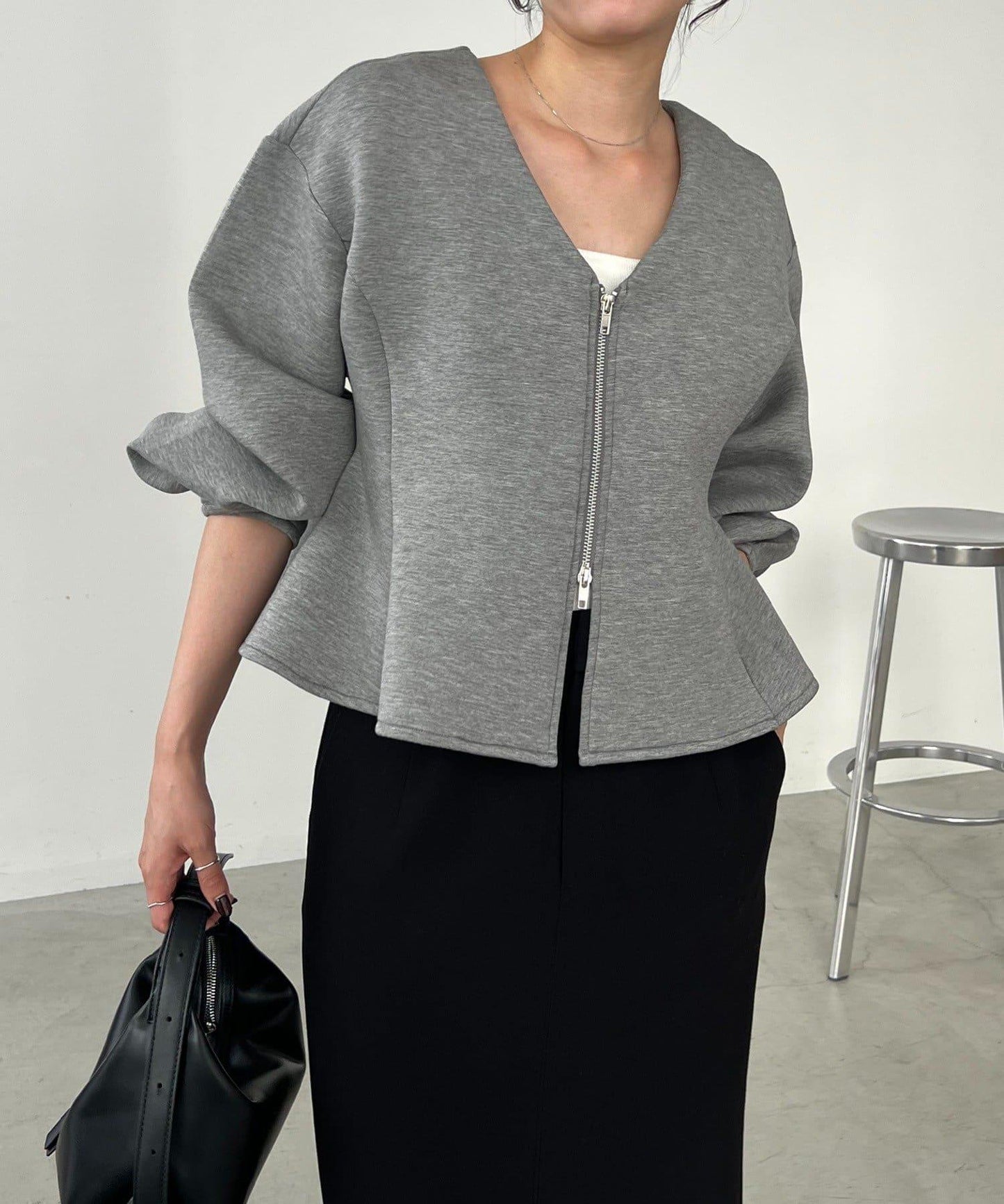 【顯瘦提臀】荷葉邊拉鍊開衫