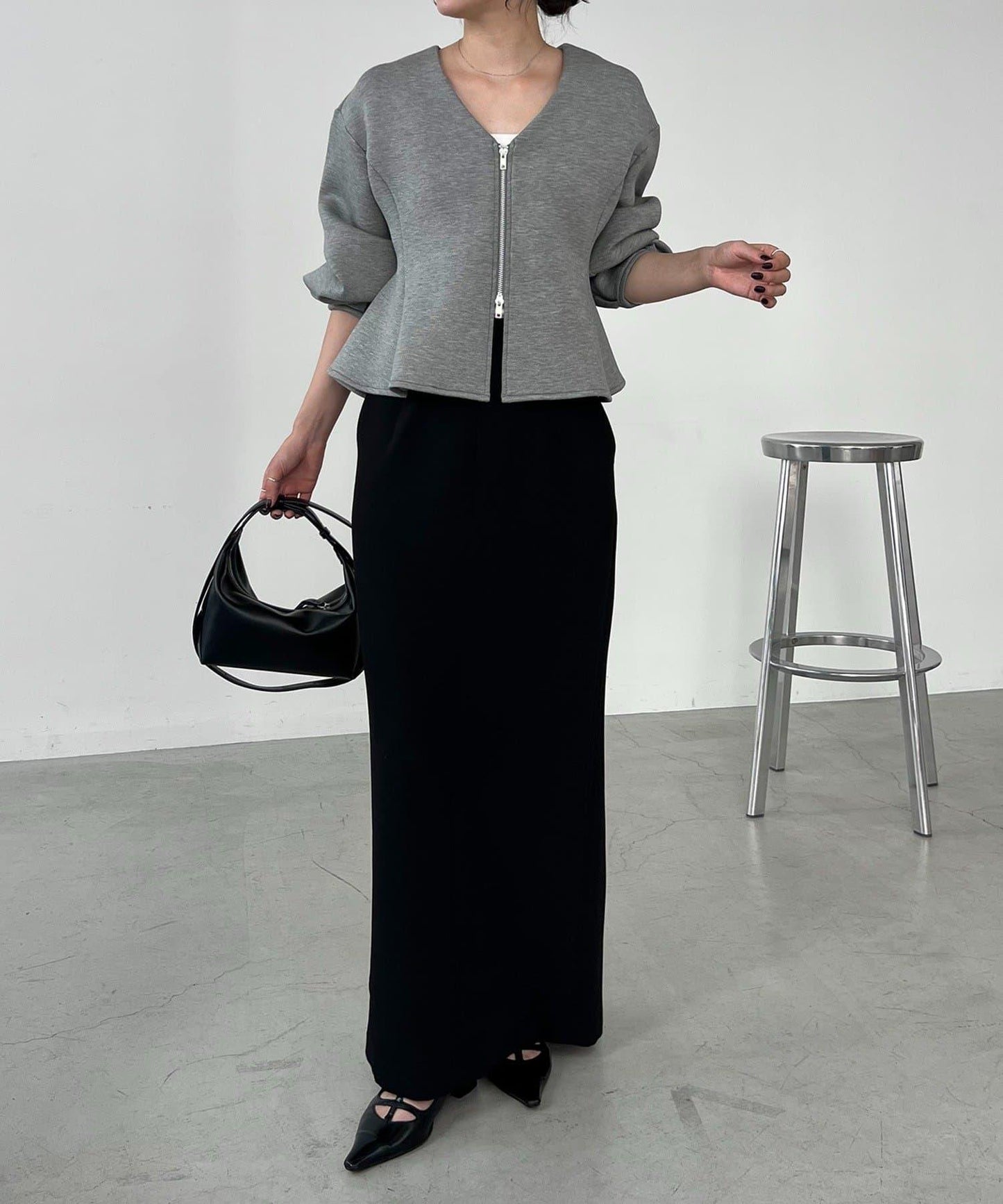 【顯瘦提臀】荷葉邊拉鍊開衫