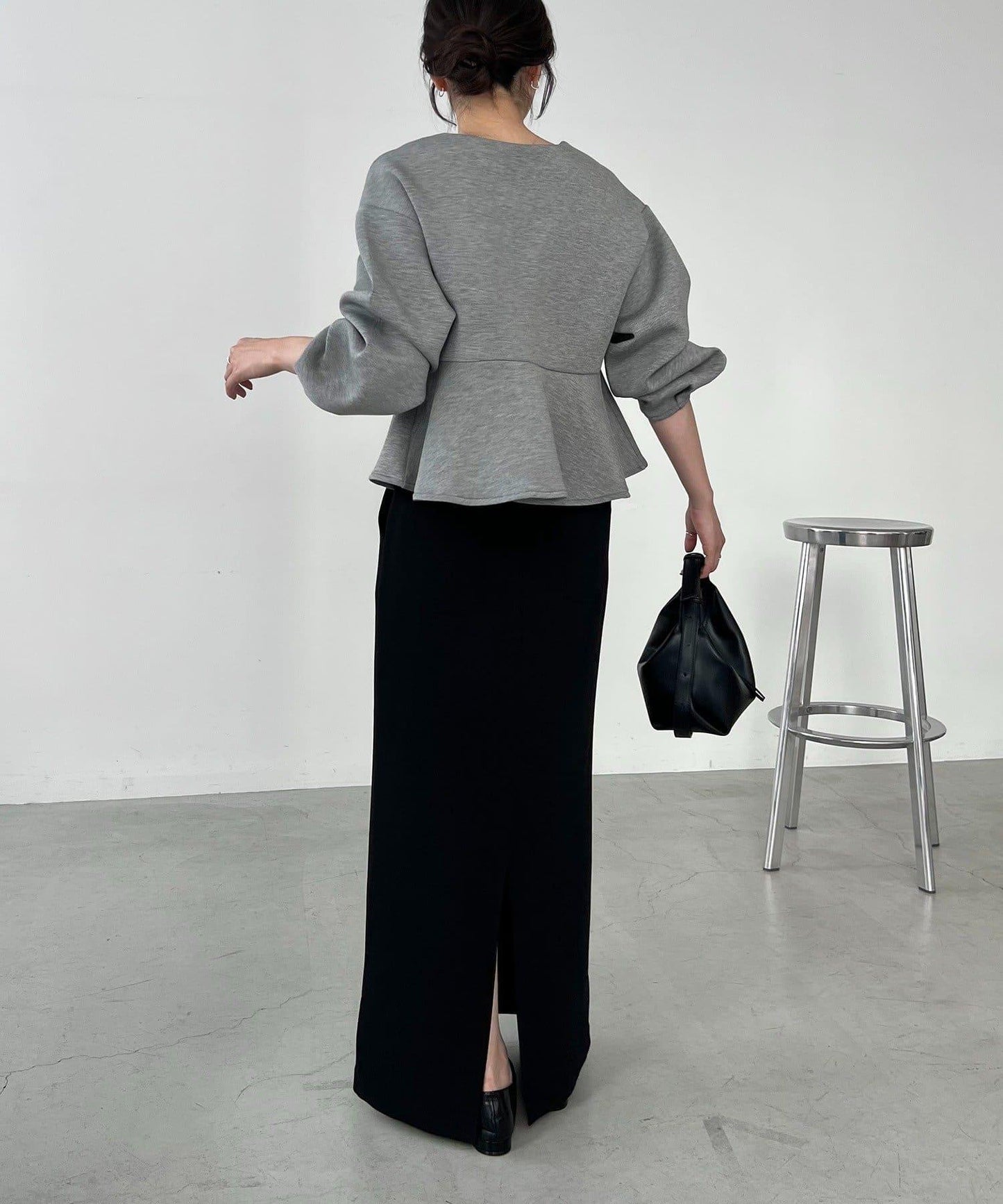 【顯瘦提臀】荷葉邊拉鍊開衫