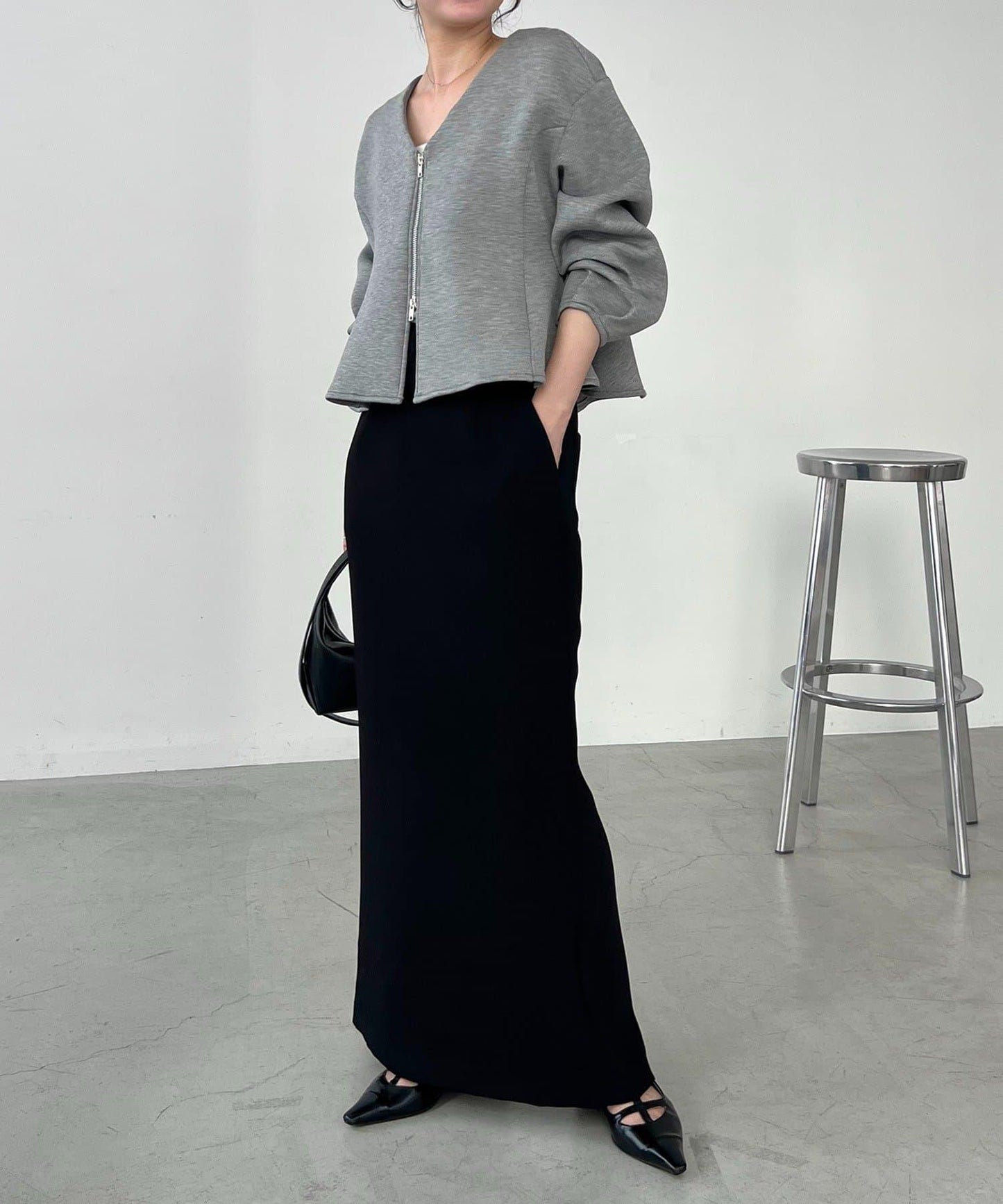 【顯瘦提臀】荷葉邊拉鍊開衫