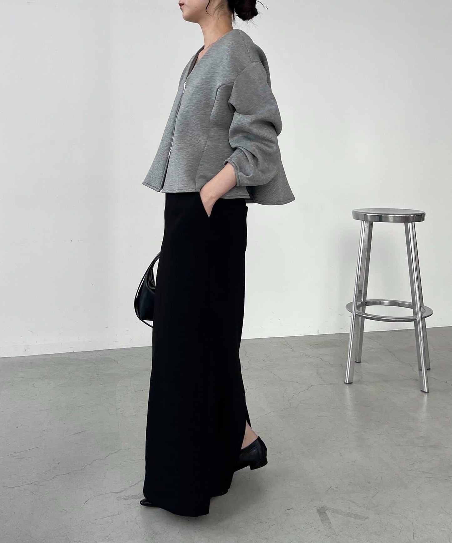 【顯瘦提臀】荷葉邊拉鍊開衫