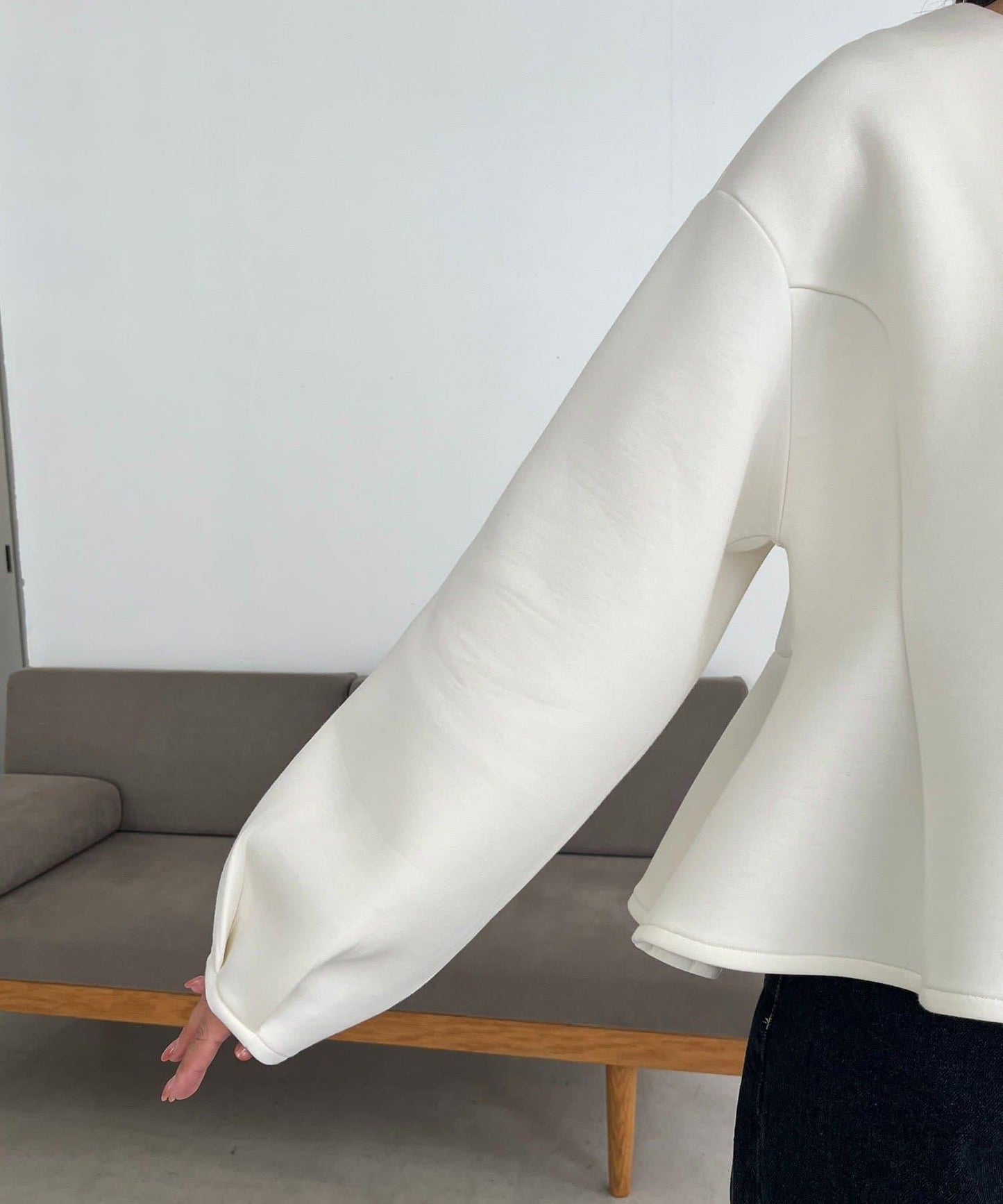 【顯瘦提臀】荷葉邊拉鍊開衫