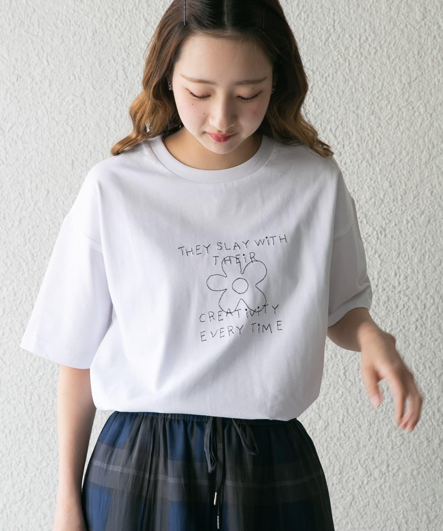 字母刺繡T恤 creativity