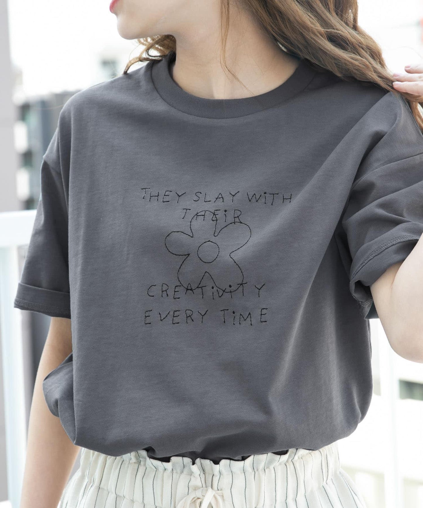 字母刺繡T恤 creativity