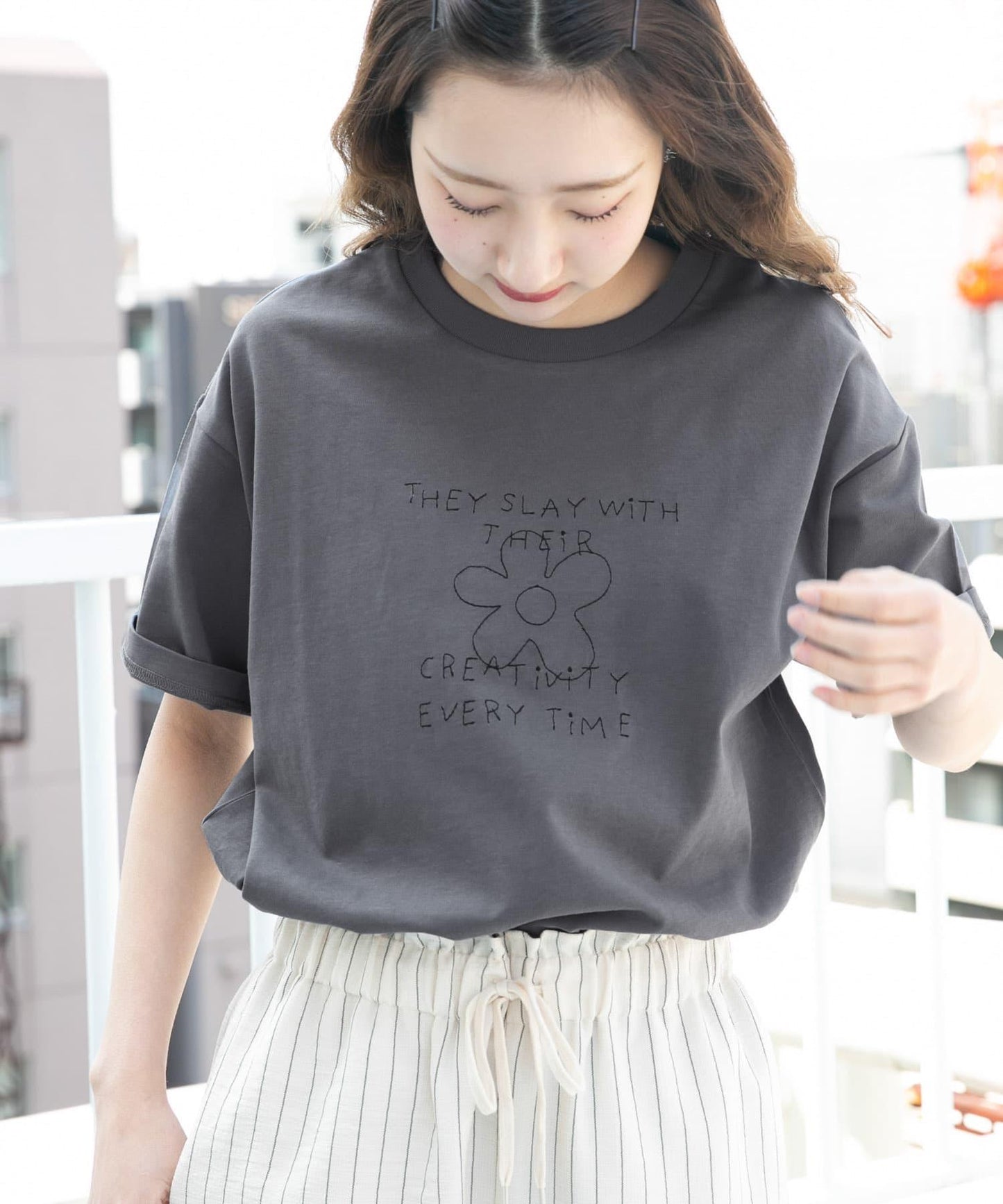 字母刺繡T恤 creativity