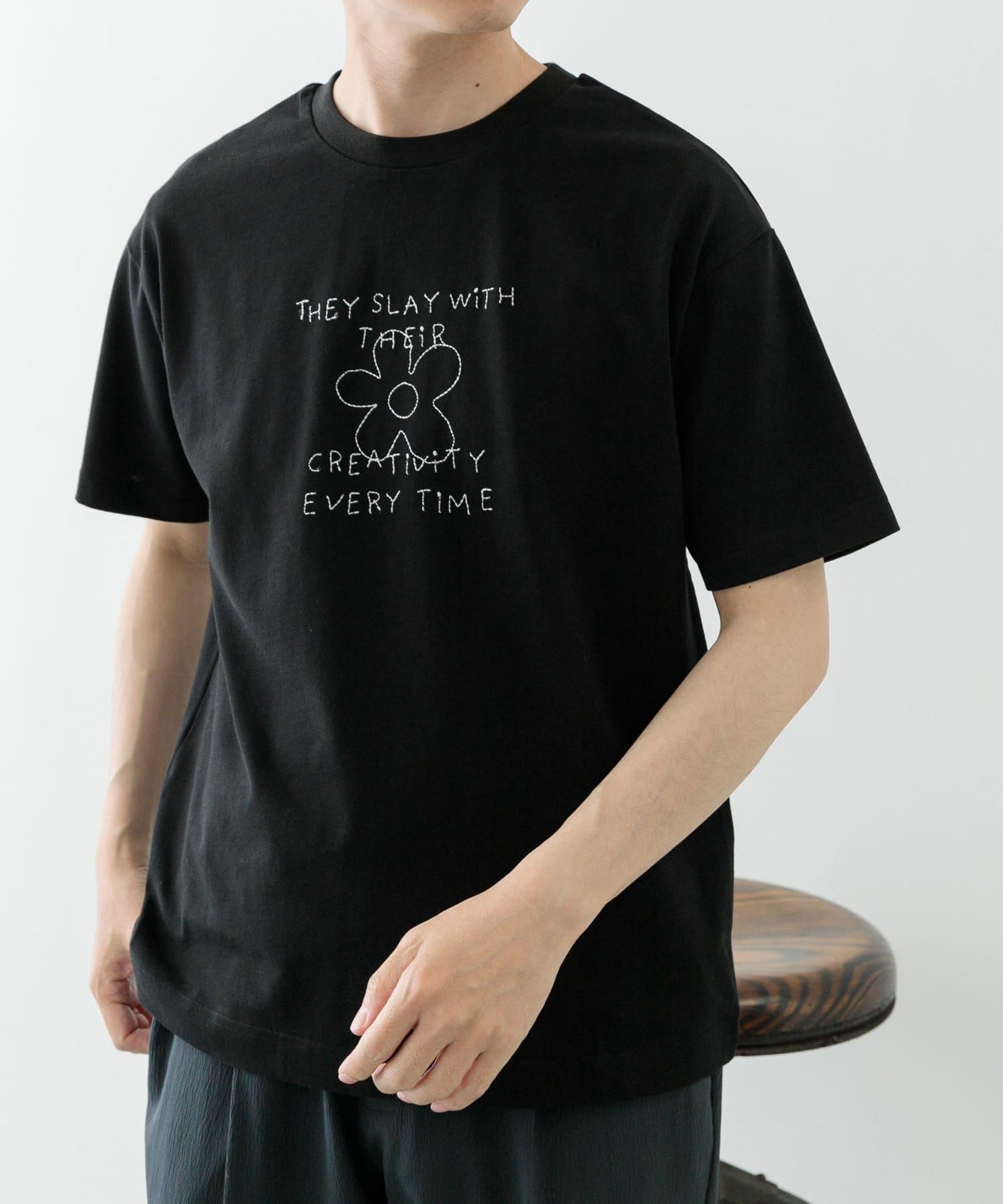 字母刺繡T恤 creativity