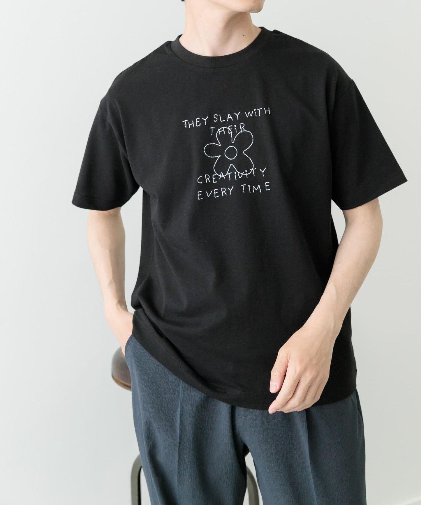 字母刺繡T恤 creativity