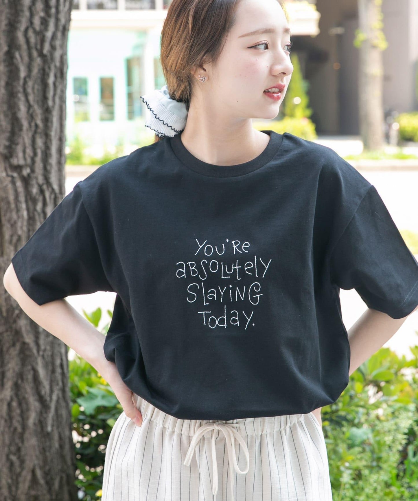 字母刺繡T恤 slaying today