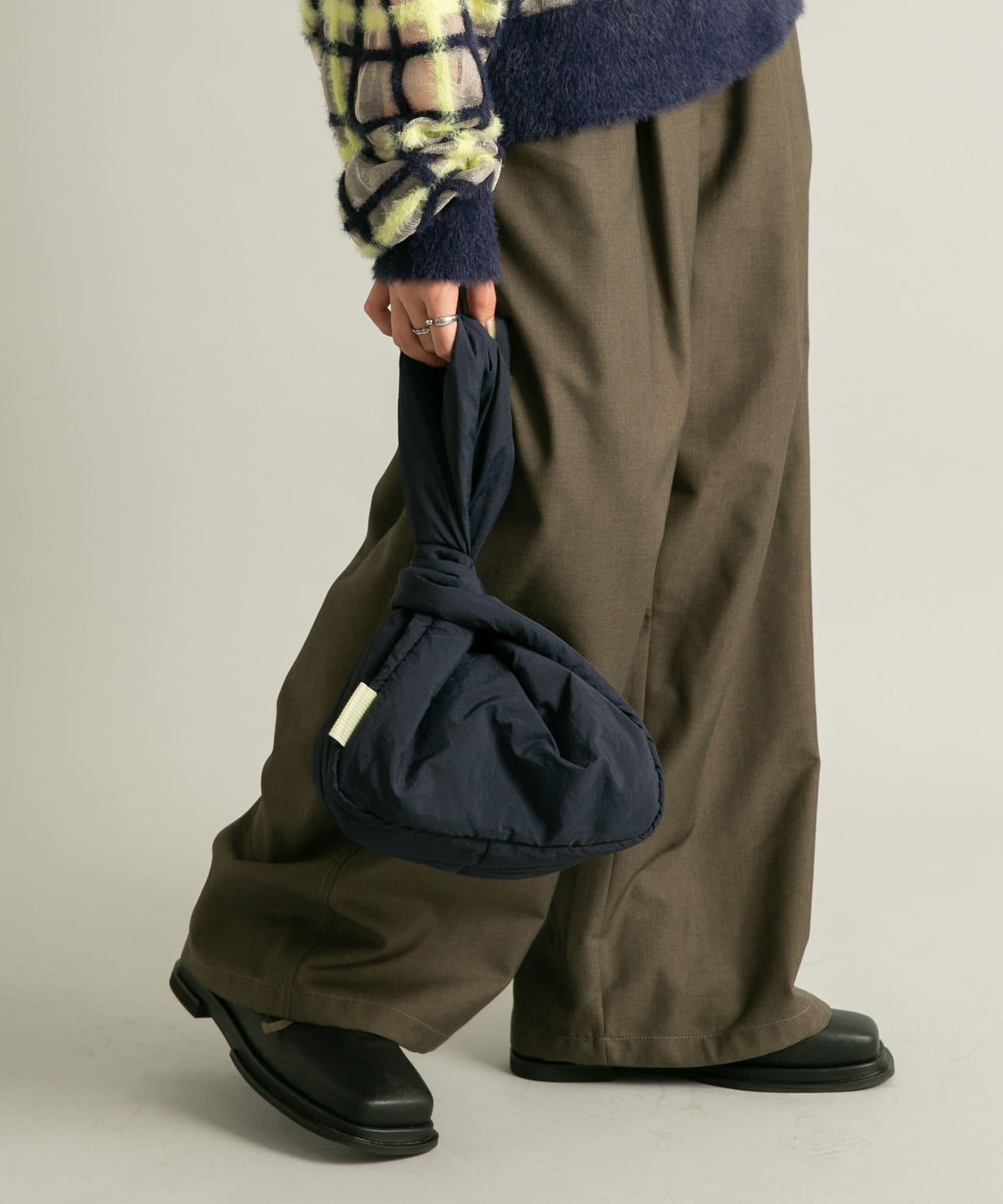 單肩尼龍羽絨包