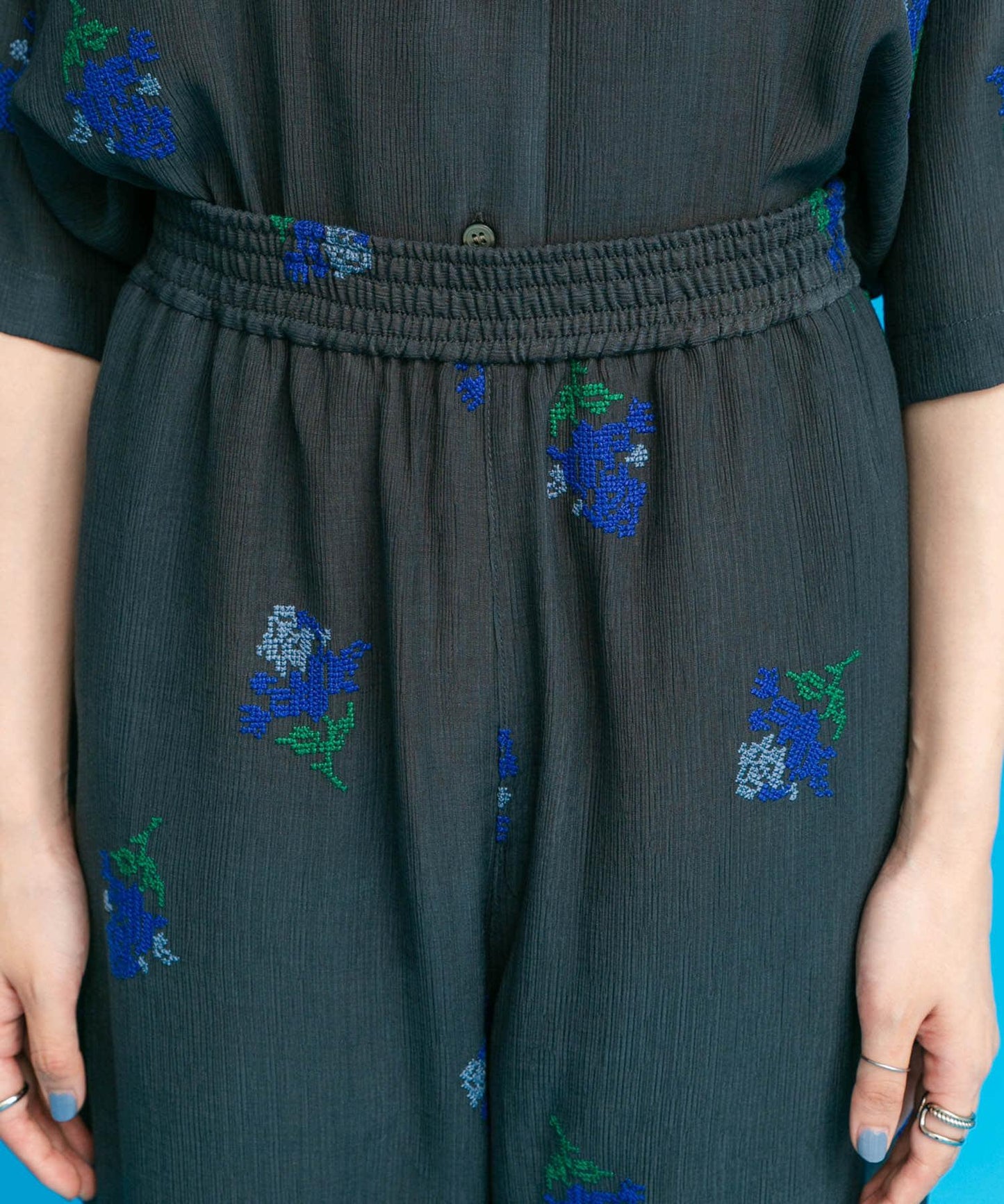 刺繡休閒褲