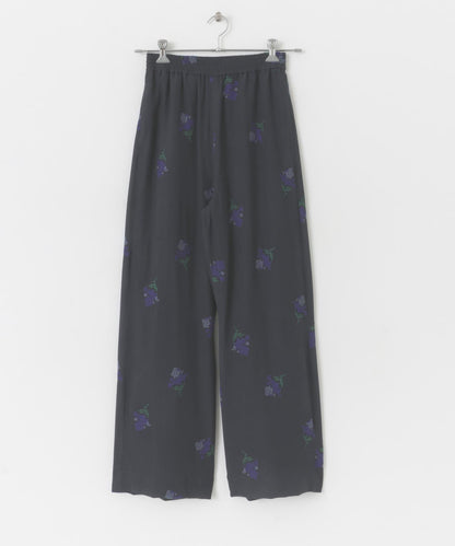 刺繡休閒褲