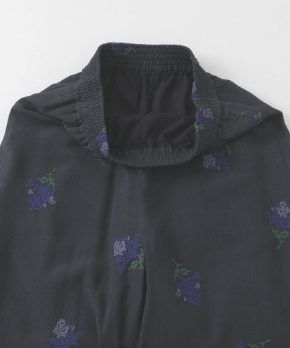 刺繡休閒褲